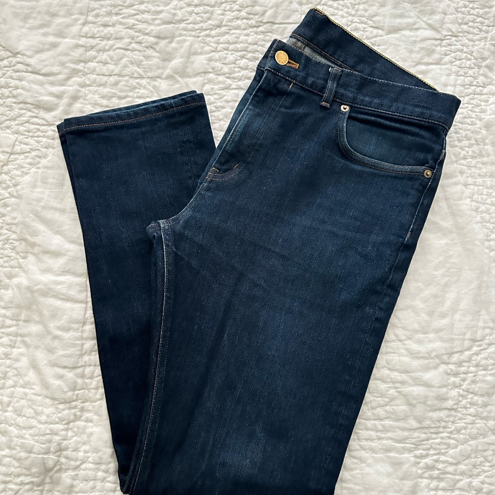 Excellent Condition LOUIS VUITTON

AUTHENTIC SLIM JEANS